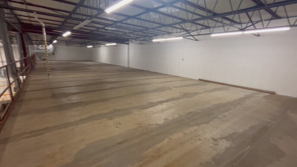 More Photos Of 355 W Boden St, Milwaukee Industrial For Sale