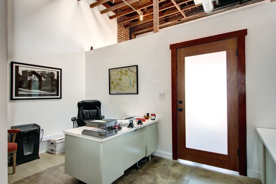 More Photos Of 5009-5011 York Blvd, Los Angeles Storefront For Sale