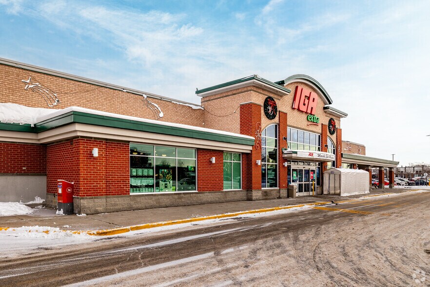 More Photos Of 155 Rue Notre-Dame, Repentigny Unknown For Lease