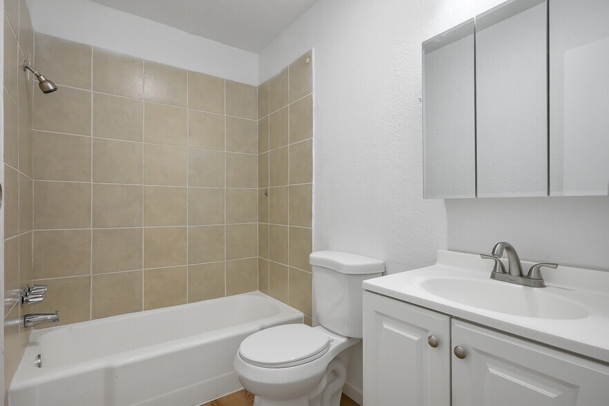 More Photos Of 1076-1112 Sierra Vista Dr, Las Vegas Apartments For Sale