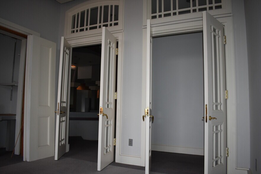 More Photos Of 260 Commerce St, Montgomery Medical For Sale