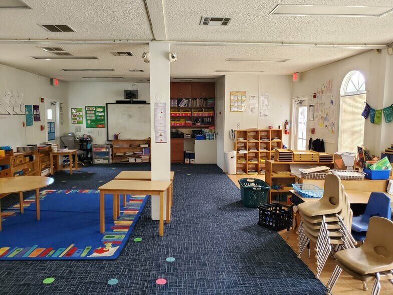 More Photos Of 520 NW 5th St, Hallandale Beach Schools For Sale