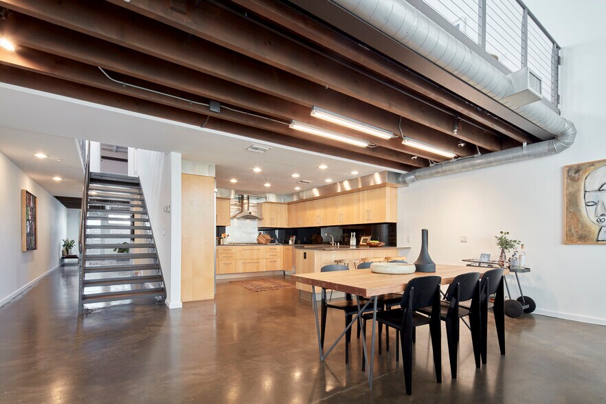 More Photos Of 2100 Abbot Kinney Blvd, Venice Office For Lease