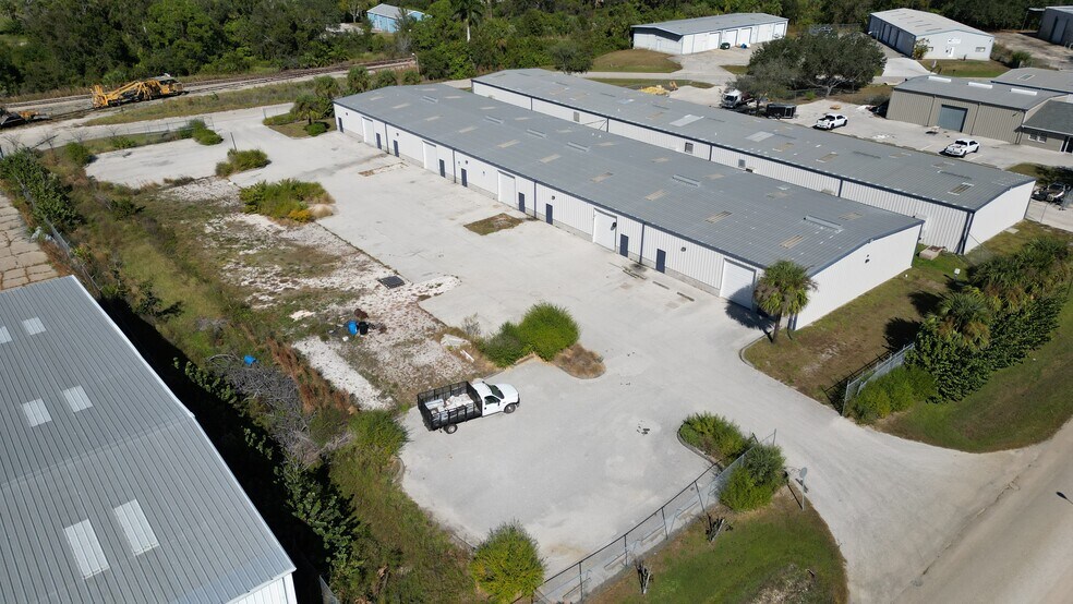 More Photos Of 5469 Williamsburg Dr, Punta Gorda Warehouse For Lease