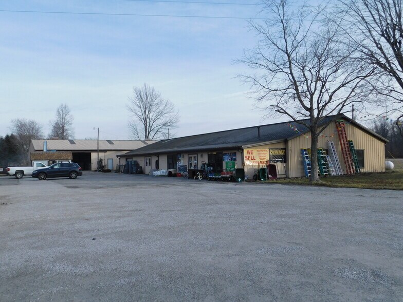 More Photos Of 2086 E US Highway 36, Rockville Convenience Store For Sale