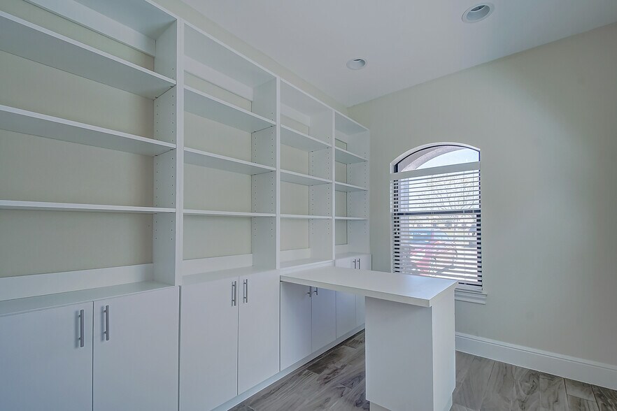 More Photos Of 21386 Provincial Blvd, Katy Medical For Sale