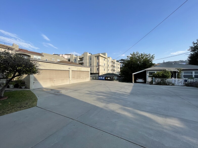 More Photos Of 10634 Whipple St, Toluca Lake Apartments For Sale