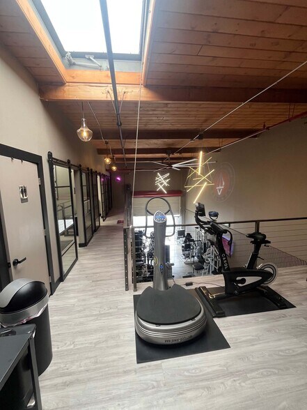 More Photos Of 4125 Market St, Ventura Light Manufacturing For Sale