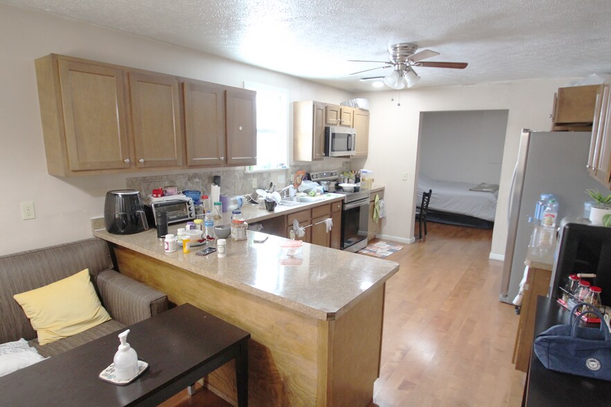 More Photos Of 2137 E Lincoln Way, Wooster Hotel For Sale