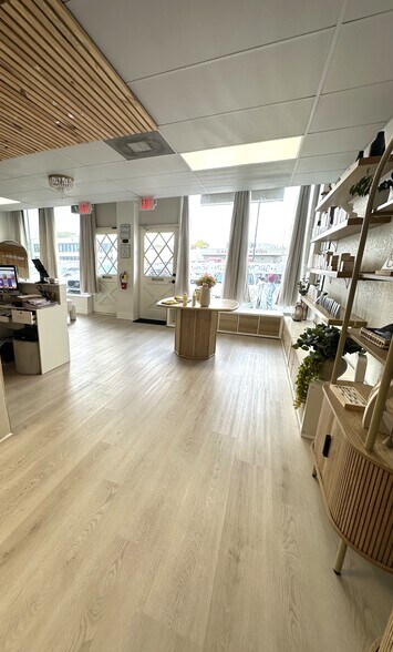 More Photos Of 9705 S Dixie Hwy, Pinecrest Office For Lease