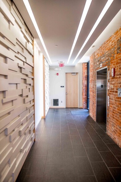 More Photos Of 1934-1948 Hennepin Ave, Minneapolis Office For Lease
