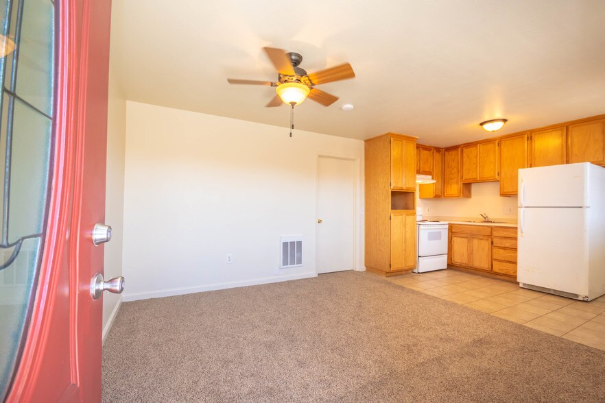 More Photos Of 1049 Jefferson Blvd, West Sacramento Apartments For Lease