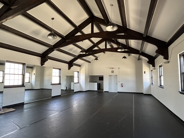 More Photos Of 4121 N Wilson Dr, Milwaukee Lodge Meeting Hall For Lease