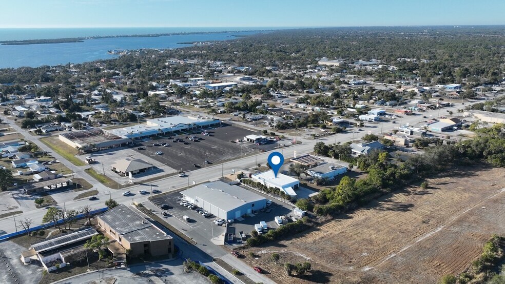 More Photos Of 287 S Indiana Ave, Englewood Freestanding For Sale