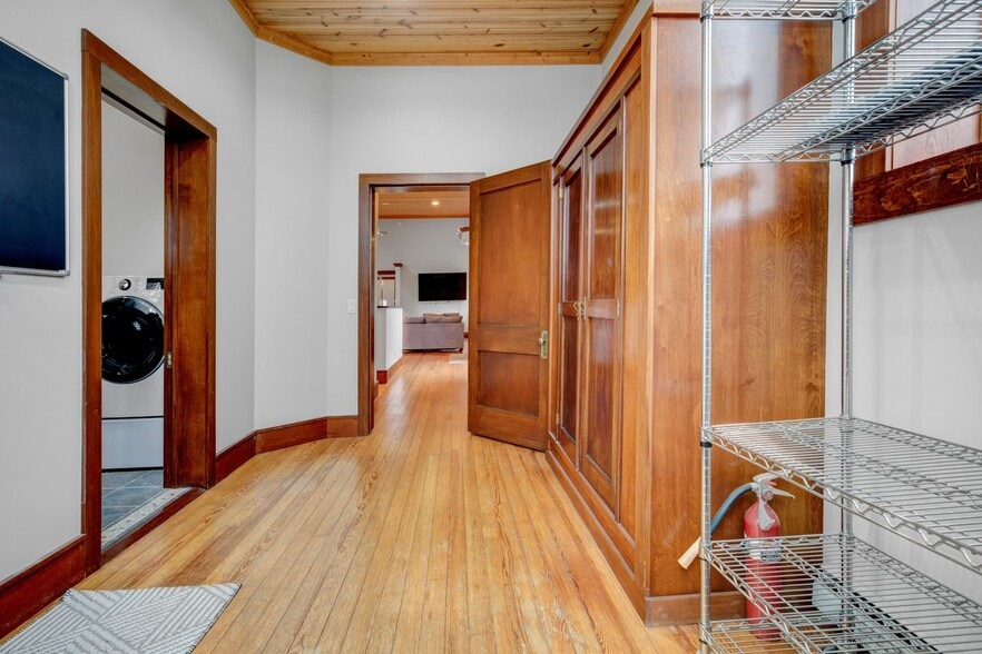 More Photos Of 116 S Jackson St, Spring Lake Storefront Retail Residential For Sale