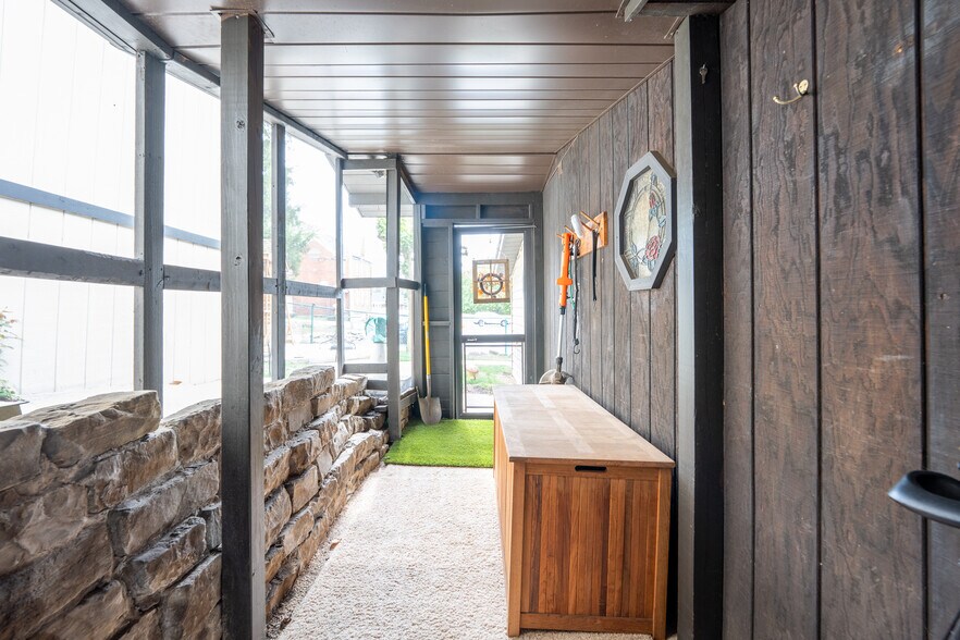 More Photos Of 608 N Chestnut St, Derry Restaurant For Sale