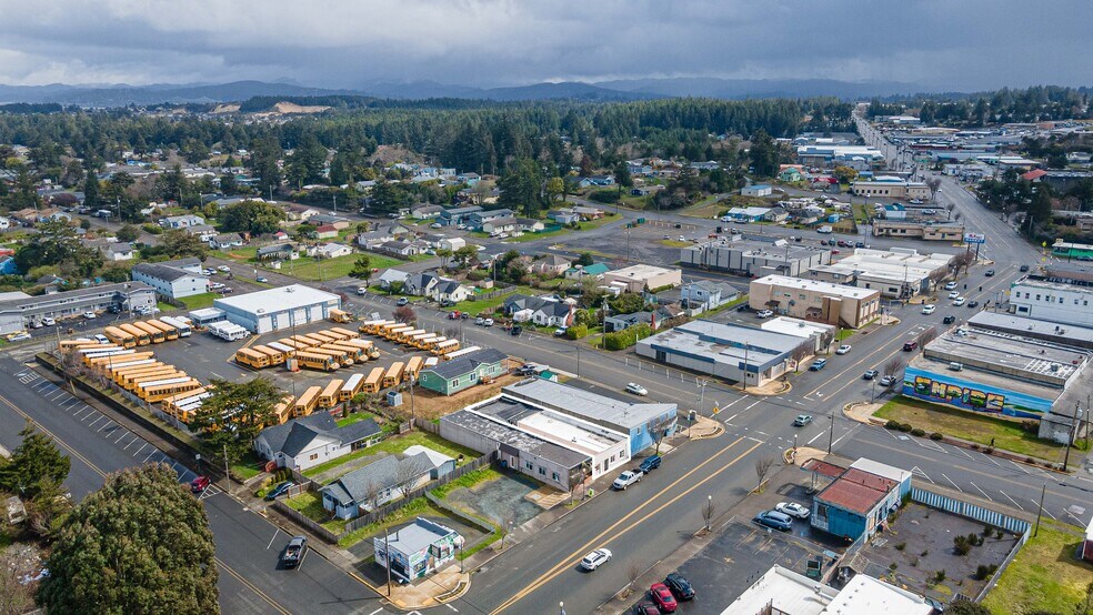 More Photos Of 562 Newmark St, Coos Bay Storefront For Sale