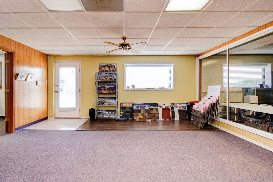 More Photos Of 4414 Avenue A, Lubbock Warehouse For Lease