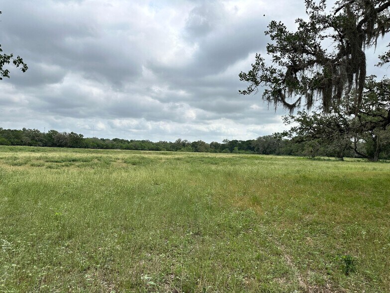 More Photos Of 5734 County Road 305, Beeville Land For Lease