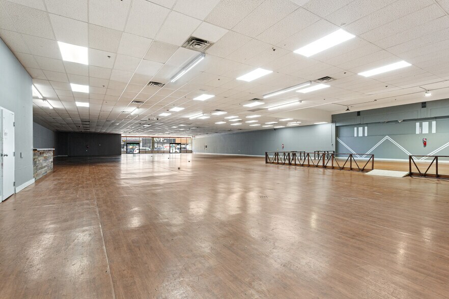 Primary Photo Of 5607 Germantown Ave, Philadelphia General Retail For Lease
