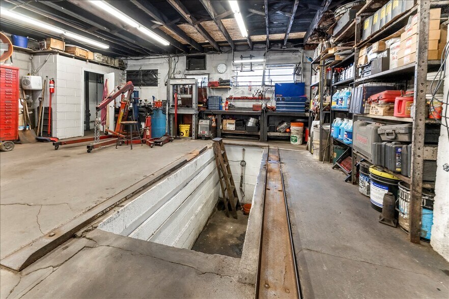 More Photos Of 603 Greenway Ave, Darby Auto Repair For Sale