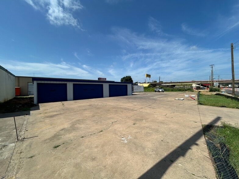 Primary Photo Of 6200 E Rosedale St, Fort Worth Warehouse For Lease