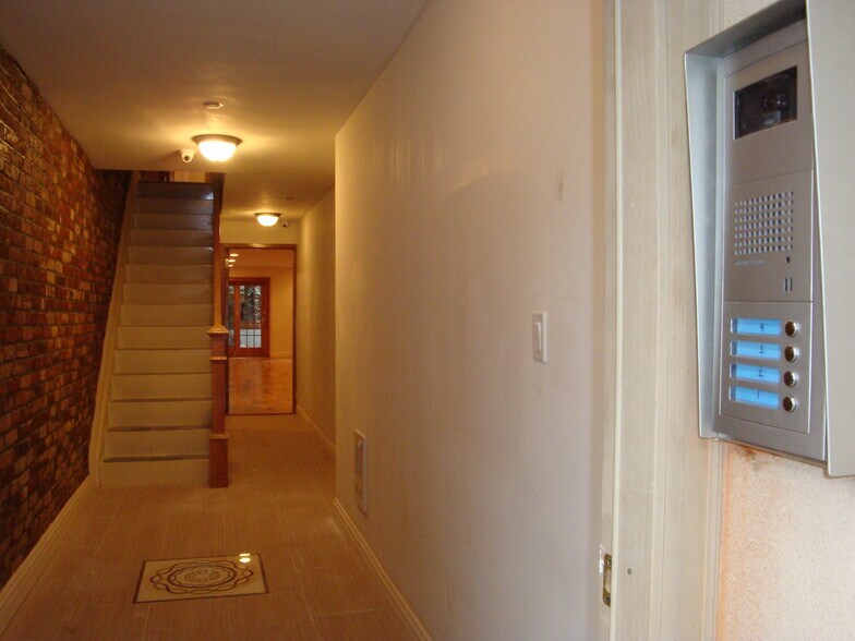 More Photos Of 212 E 35th St, New York Apartments For Sale
