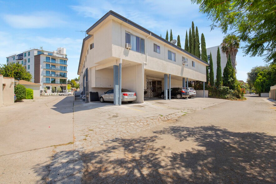 More Photos Of 1117 S Spaulding Ave, Los Angeles Apartments For Sale