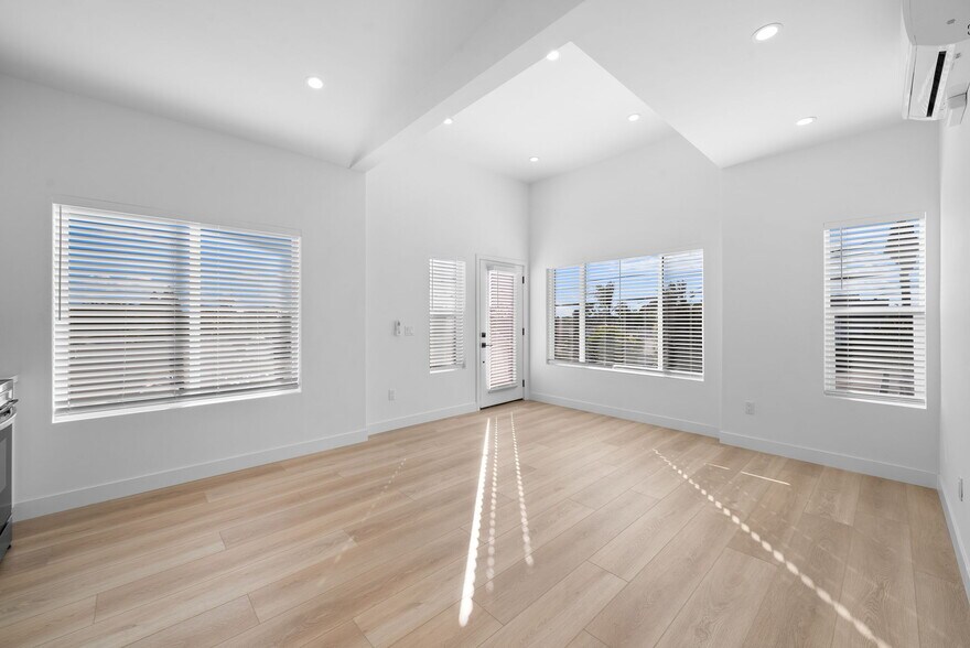 More Photos Of 322 S Pardee St, San Diego Apartments For Sale