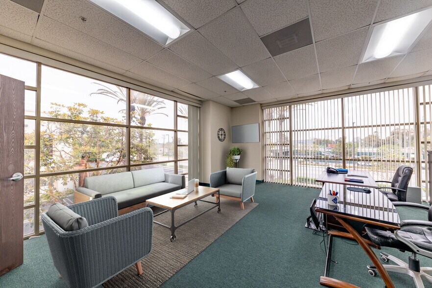 More Photos Of 19827 Hamilton Ave, Torrance Warehouse For Sale