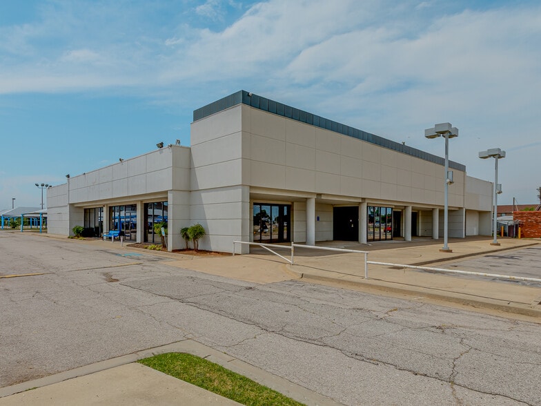 More Photos Of 1030 W I 240 Service Rd, Oklahoma City Auto Dealership For Sale
