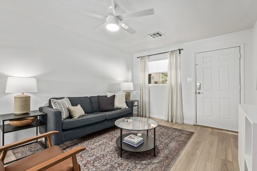 More Photos Of 4711 N 15th Ave, Phoenix Specialty For Sale