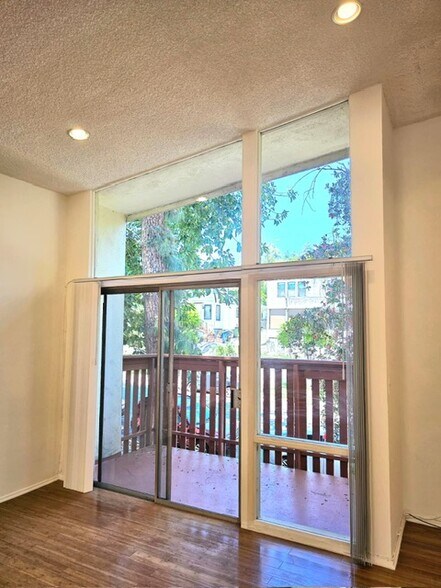 More Photos Of 4208 Russell Ave, Los Angeles Apartments For Sale