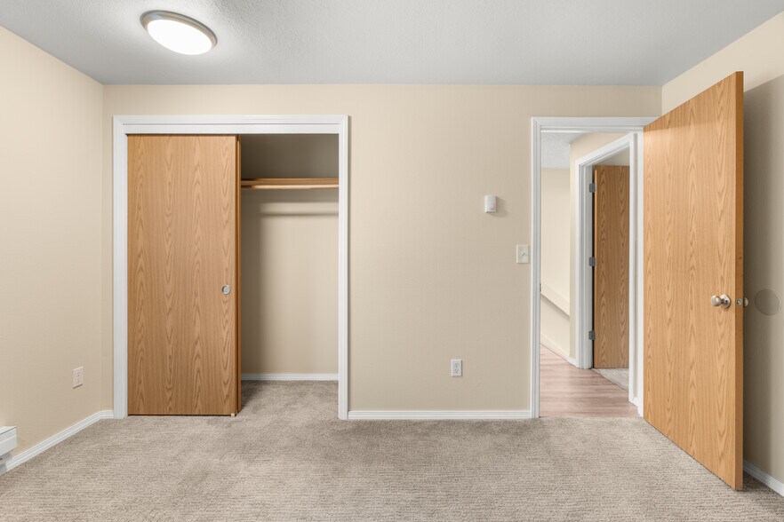 More Photos Of 430 Metzler St, Molalla Apartments For Sale