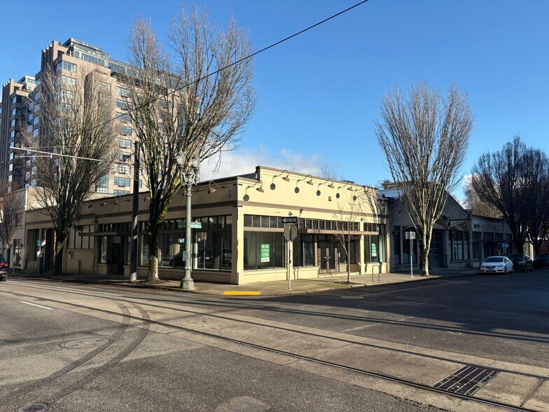 More Photos Of 935 NW Davis St, Portland Restaurant For Lease