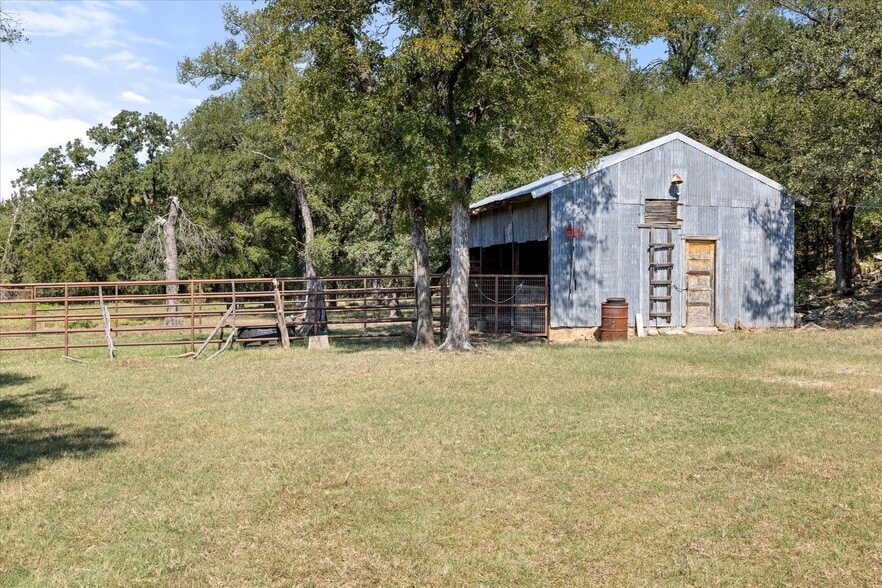 More Photos Of 11230 Light Rd, Lipan Land For Sale