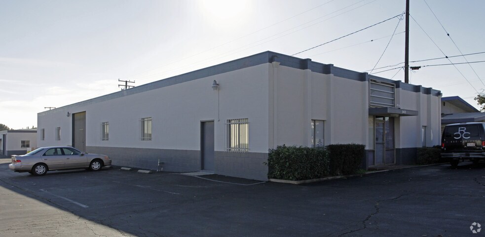 More Photos Of 948 W 9th St, Upland Warehouse For Lease