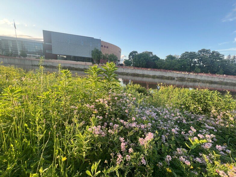 More Photos Of 300 3rd Ave SE, Rochester Coworking Space