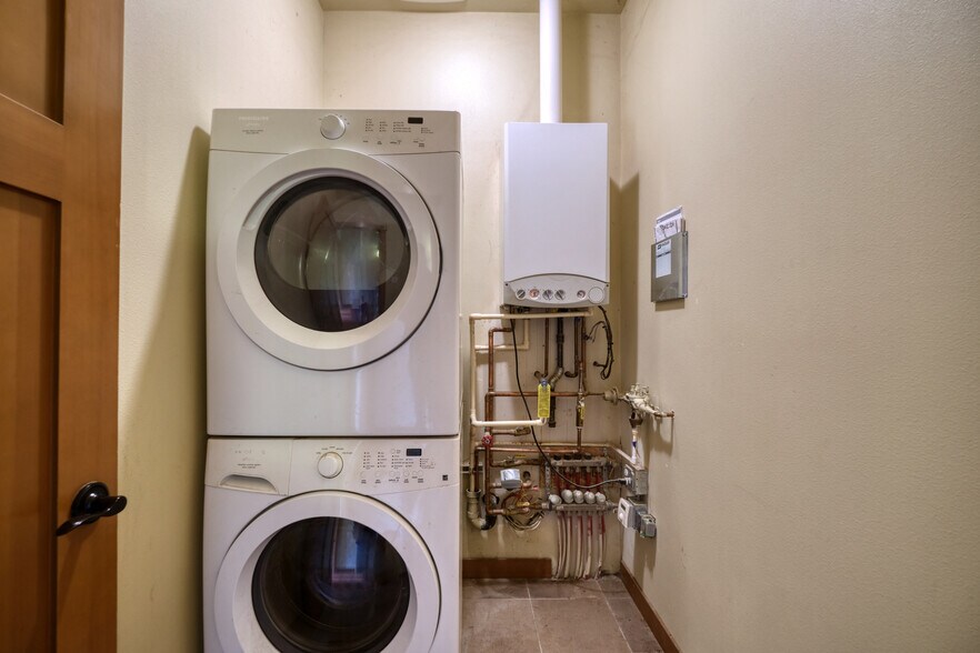 More Photos Of 1317 Pelican Pl, Point Roberts Apartments For Sale