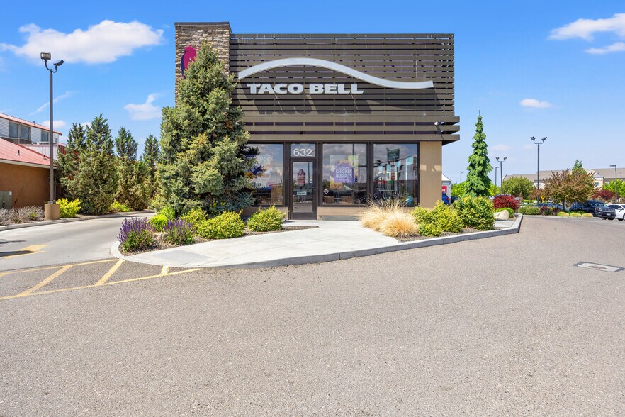 More Photos Of 632 N Overland Ave, Burley Fast Food For Sale