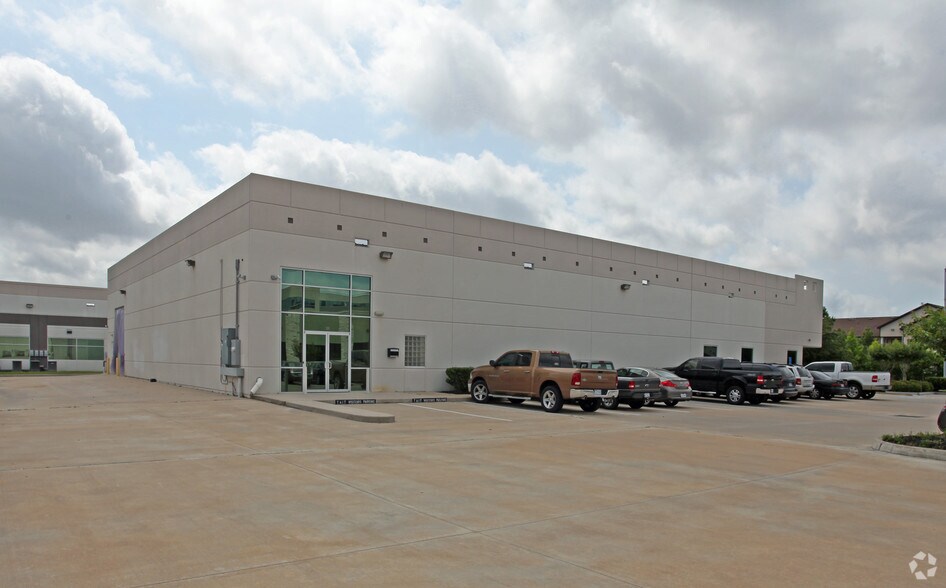 More Photos Of 15310 Park Row, Houston Office For Lease