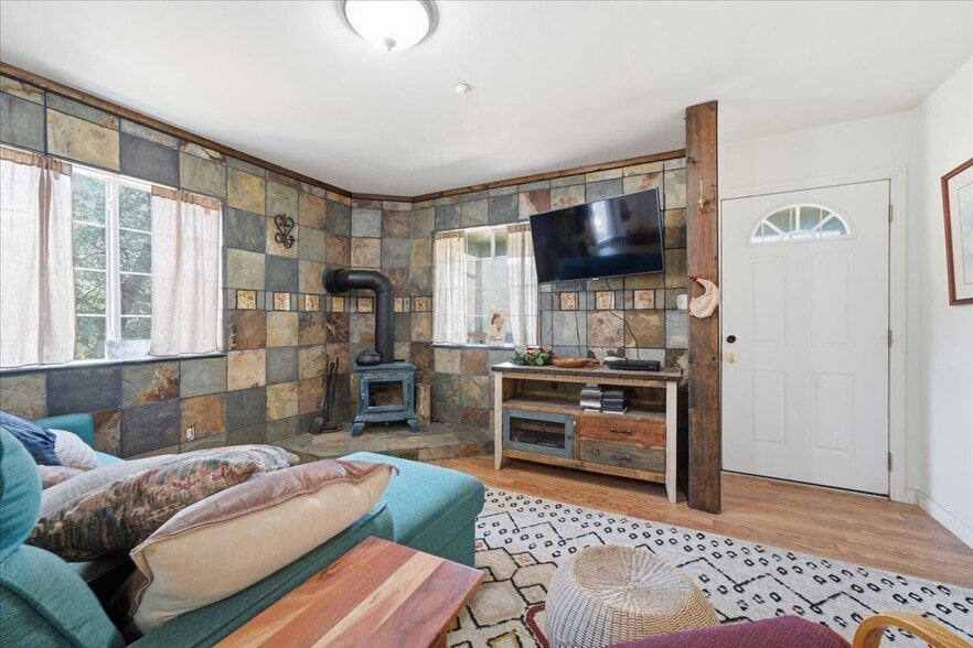 More Photos Of 6911 Engineers rd, Julian Multifamily For Sale