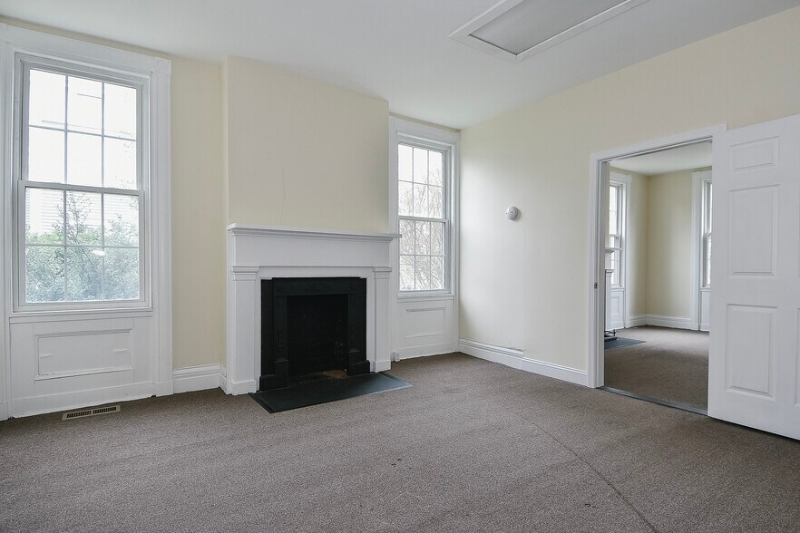 More Photos Of 93-97 Broad St, Middletown Office For Sale