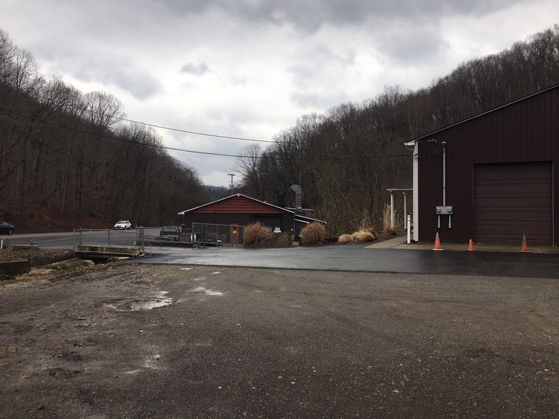 More Photos Of 903 Constitution Blvd, Beaver Falls Office For Lease