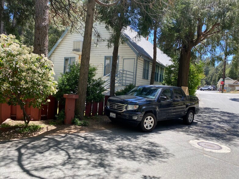 More Photos Of 23597 Manzanita, Crestline Specialty For Lease