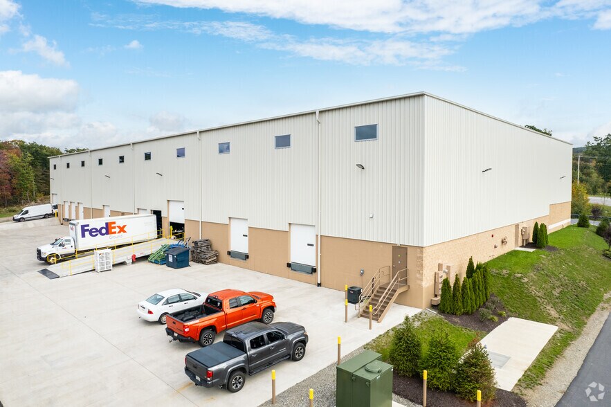 More Photos Of 560-570 Research Dr, Pittston Township Warehouse For Lease