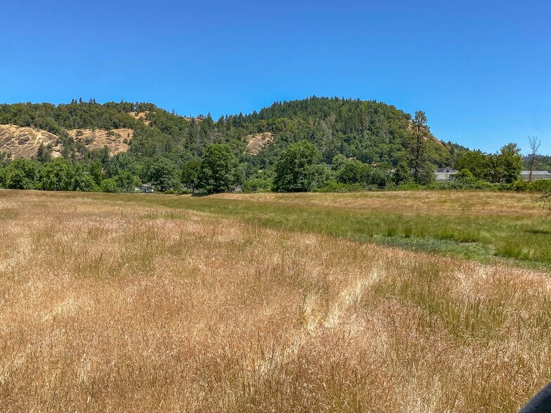 More Photos Of 8017 Old Highway 99 N, Roseburg Distribution For Sale