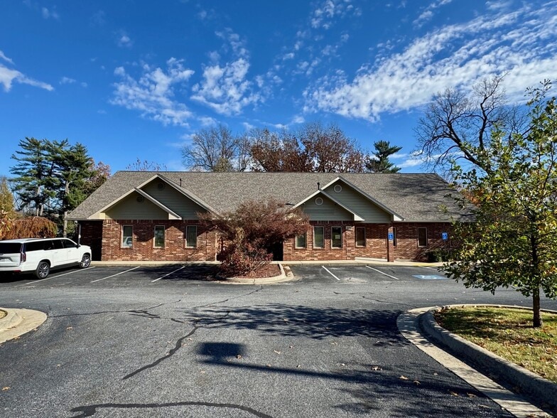 Primary Photo Of 513 N Shiloh St, Springdale Healthcare For Sale