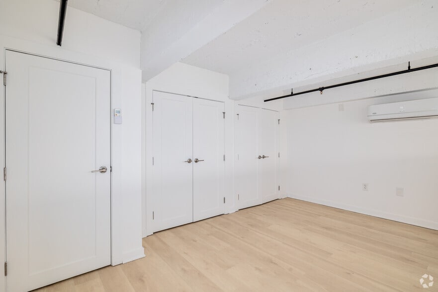 More Photos Of 220 S 47th St, Philadelphia Apartments For Lease