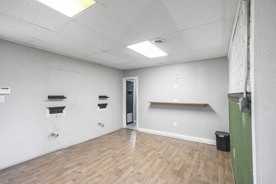 More Photos Of 1551 Plainfield Rd, Joliet Freestanding For Lease